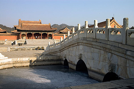 lo bach thu khung 2 ngay