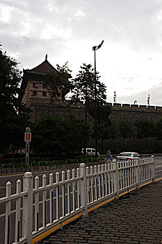 lo bạch thu