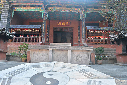lô bạch kim